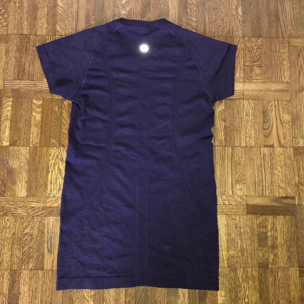 Lululemon athletic t